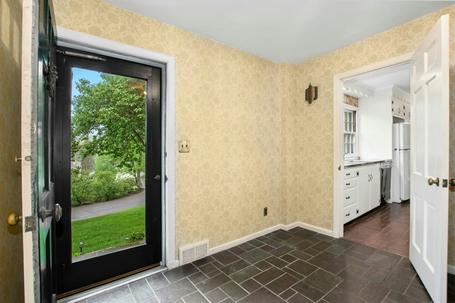108 Colony Road Photo 7