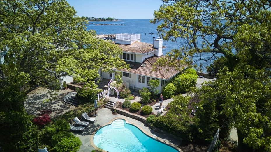34 Shorehaven Road Photo 2