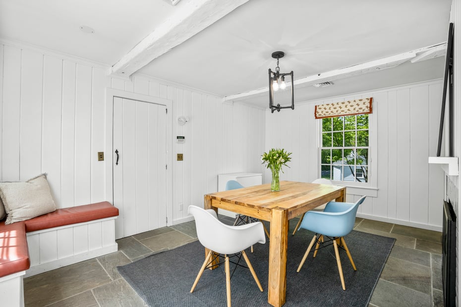 28 Colonial Road Photo 17