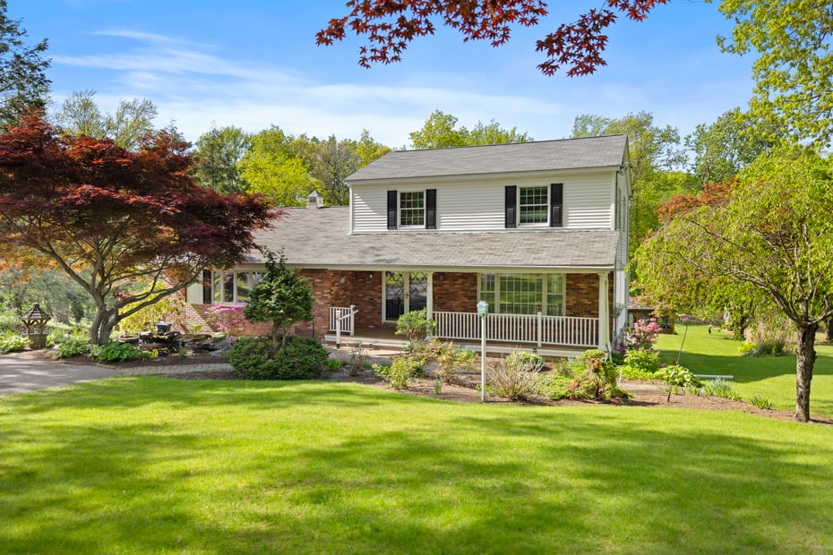 10 Rockwood Lane Photo 2