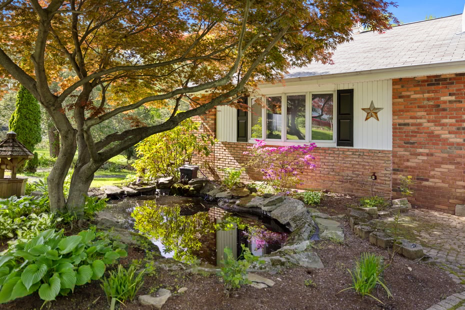 10 Rockwood Lane Photo 3