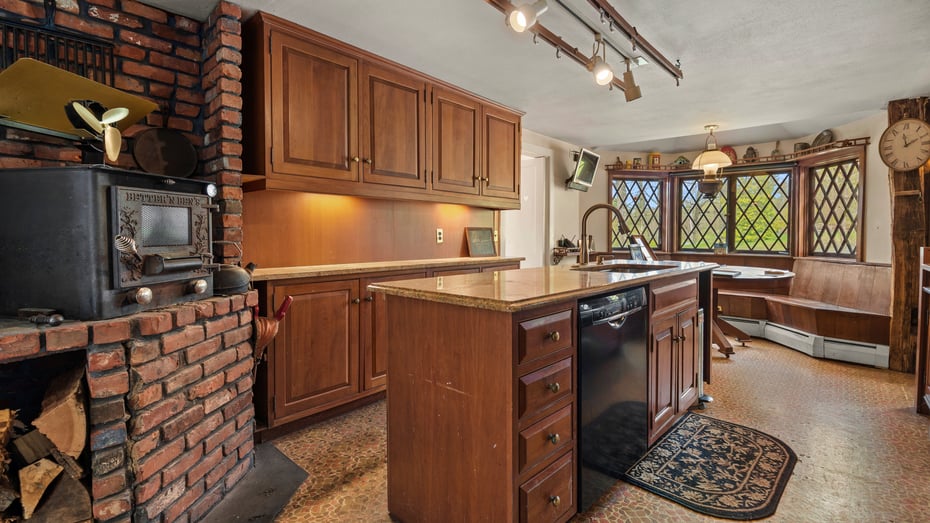 6 Tyringham Rd Photo 8