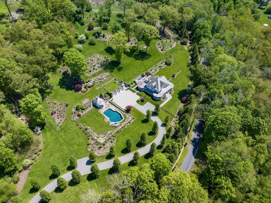 402 Sarles Street Photo 5