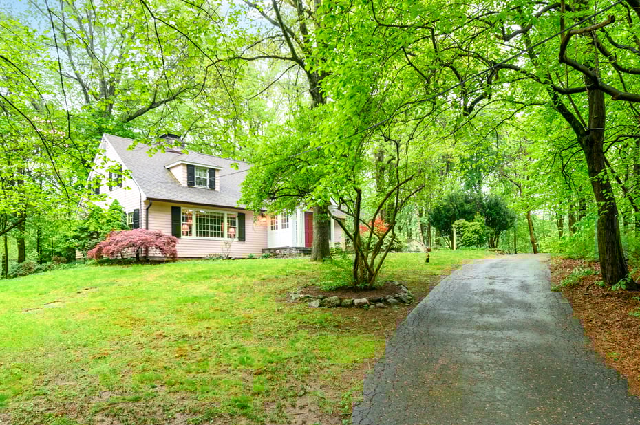 106 Perry Avenue Photo 2