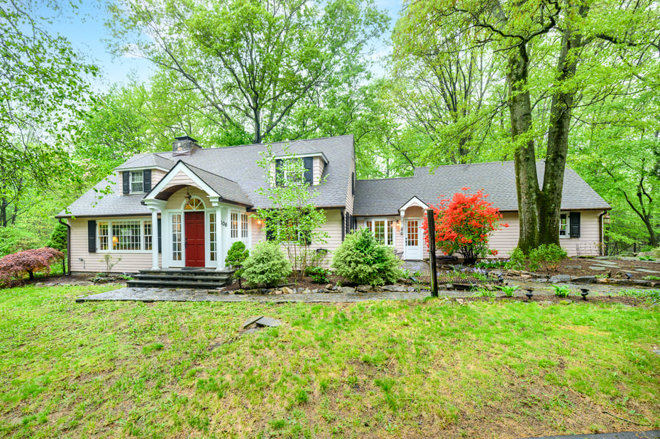 106 Perry Avenue Photo 1