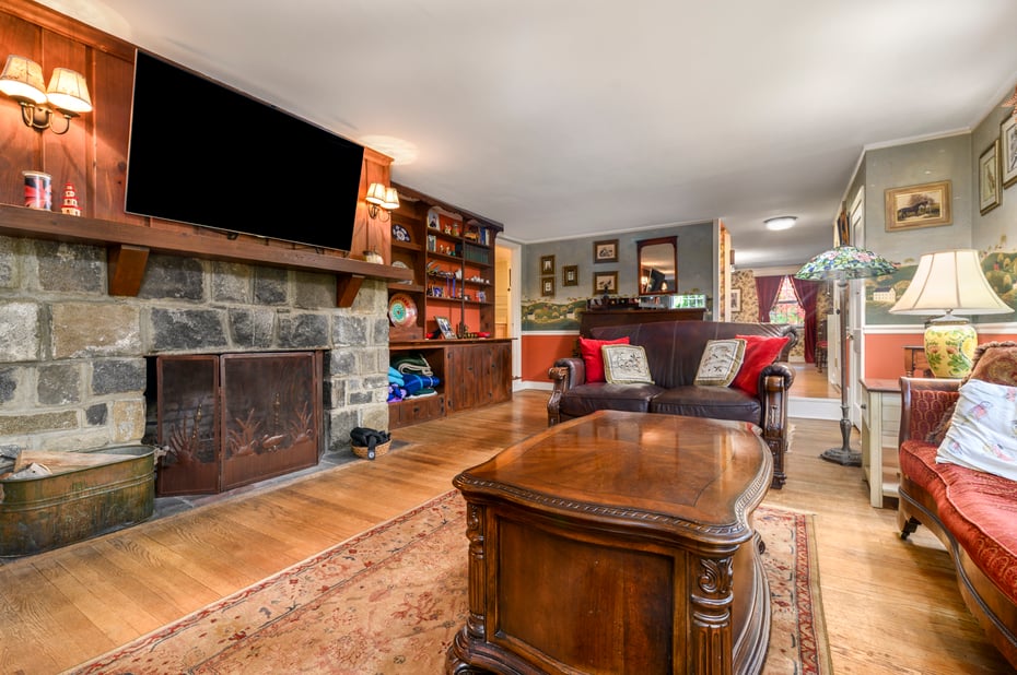 106 Perry Avenue Photo 6
