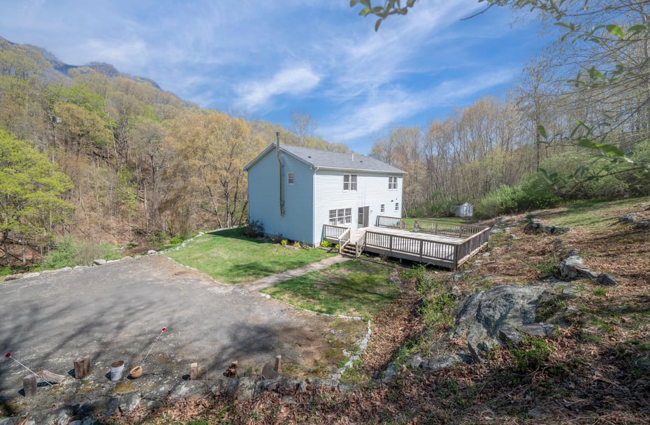 188 Huntingtown Road Photo 4