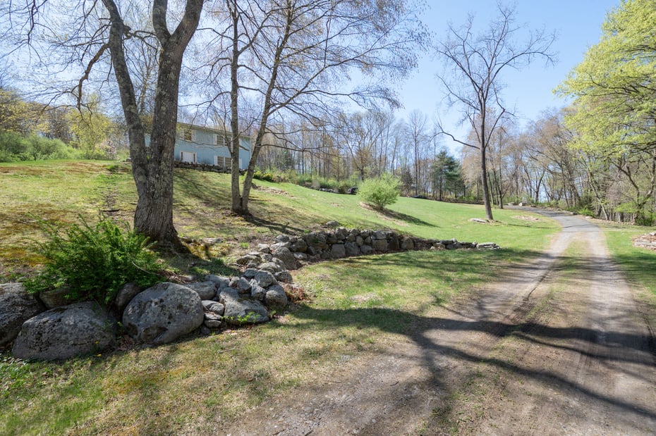 188 Huntingtown Road Photo 5