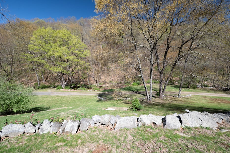 188 Huntingtown Road Photo 7