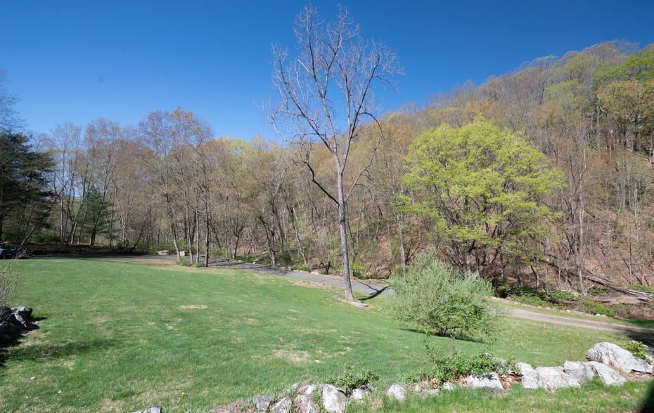 188 Huntingtown Road Photo 9