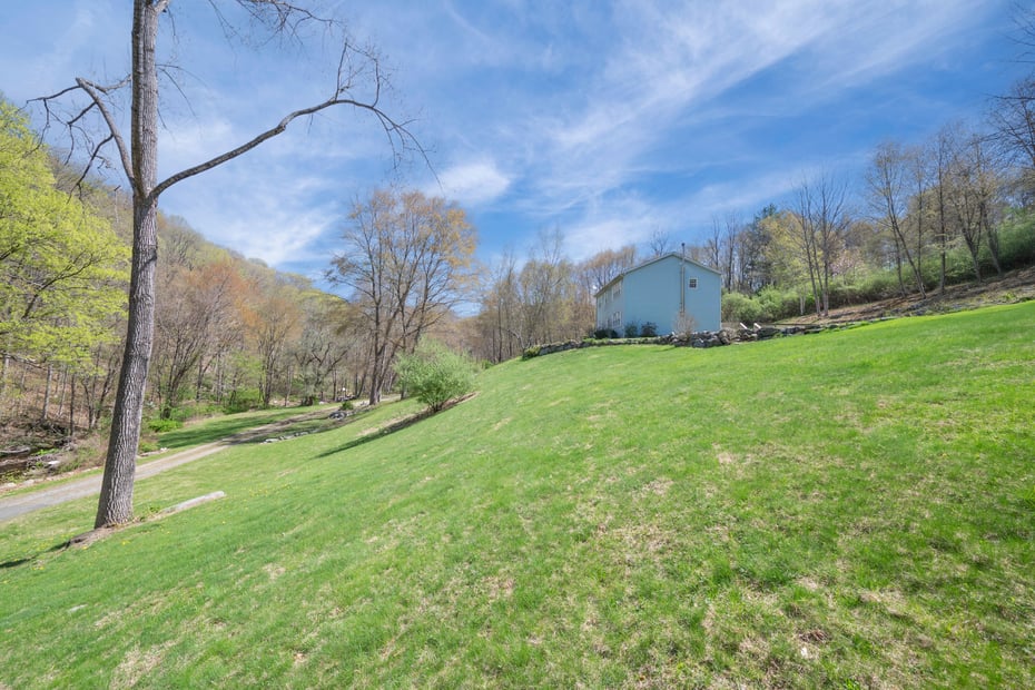 188 Huntingtown Road Photo 13
