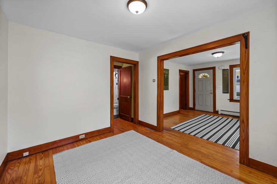 41 Pine St Photo 9