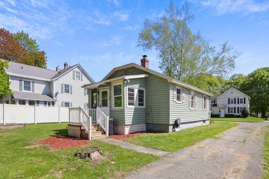 41 Pine St Photo 25