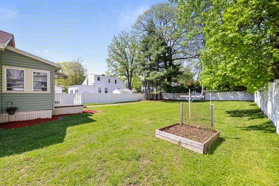 41 Pine St Photo 29