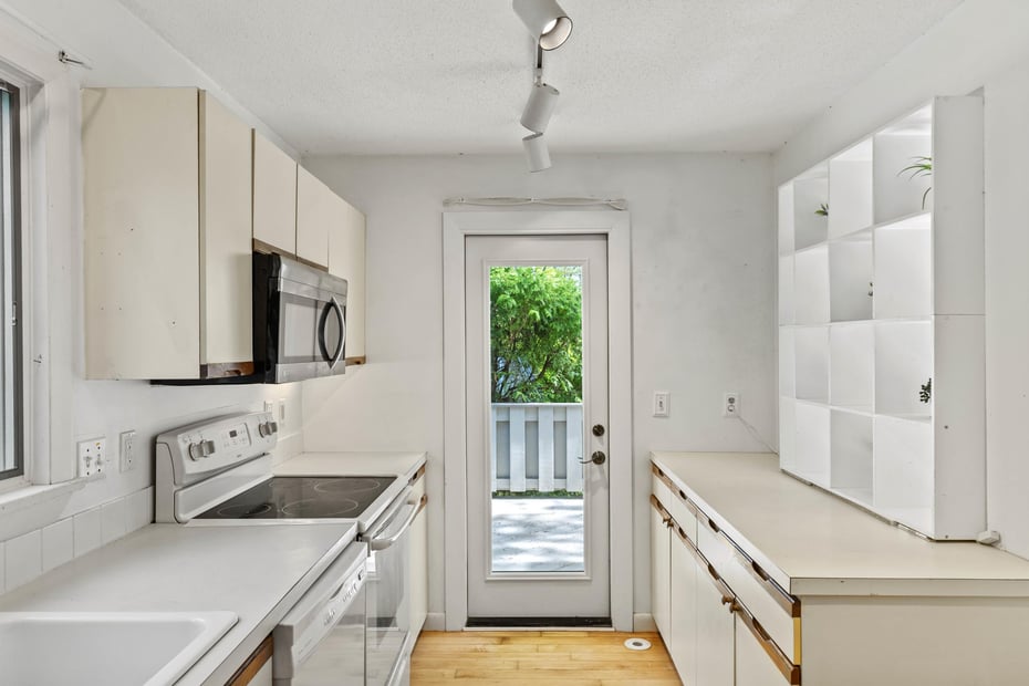 18 Charles Street Photo 18