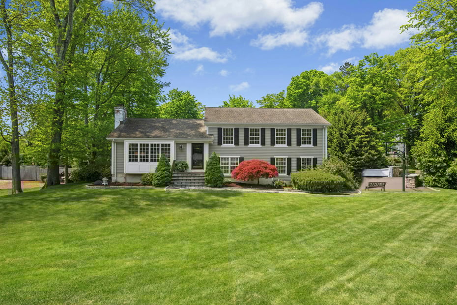 2 Knollwood Lane Photo 1