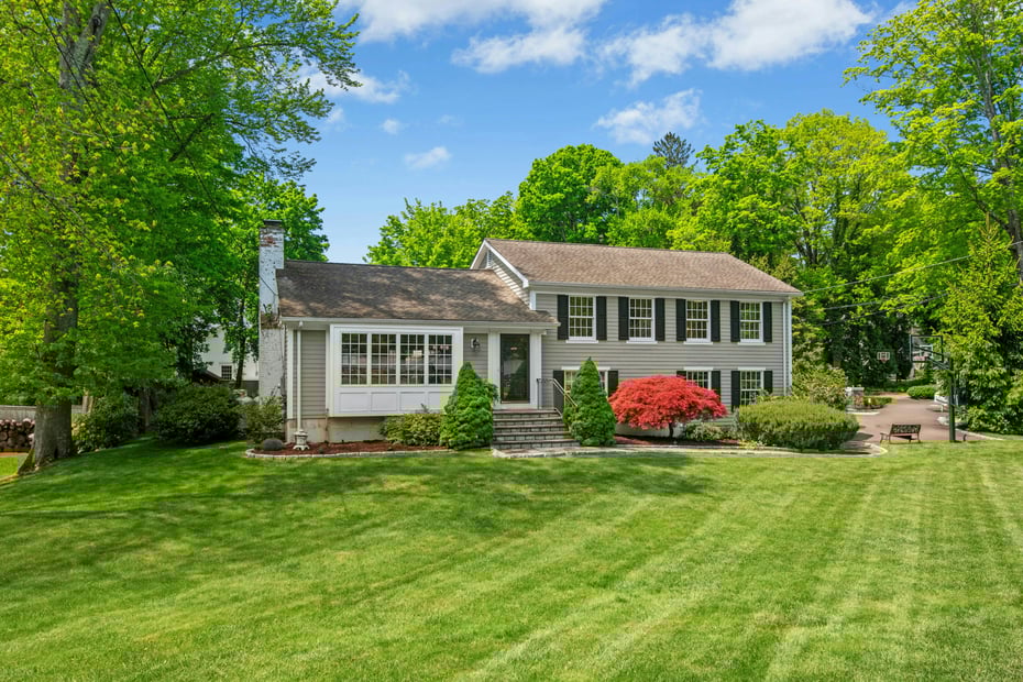 2 Knollwood Lane Photo 2