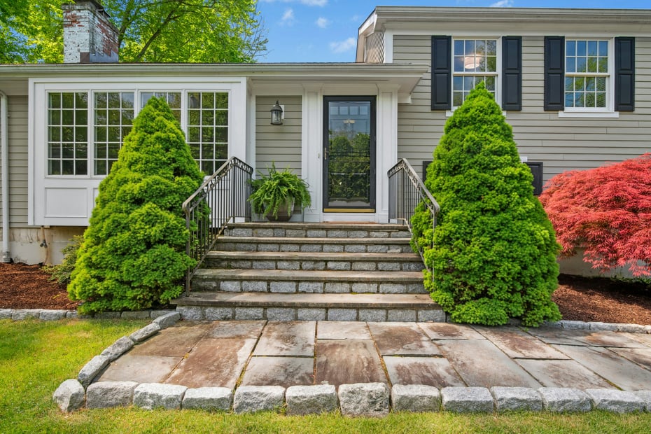2 Knollwood Lane Photo 3