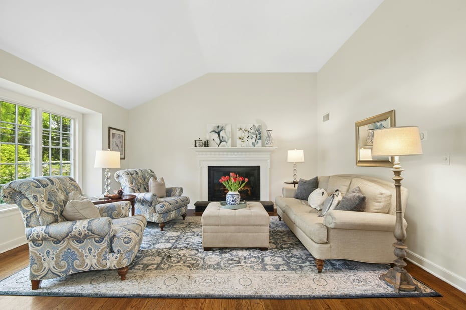 2 Knollwood Lane Photo 6