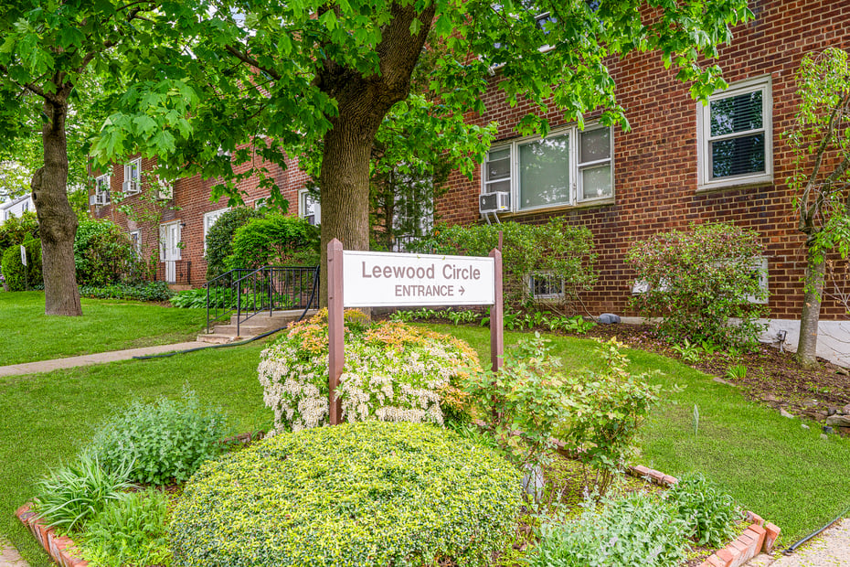1 Leewood Circle  #2R Photo 1