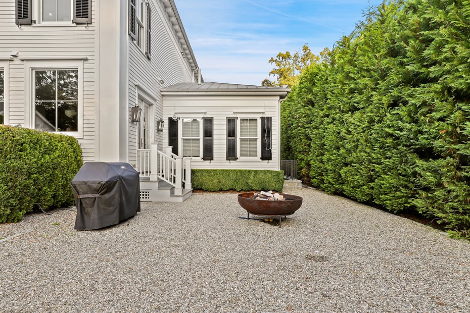 590 Forest Avenue Photo 30