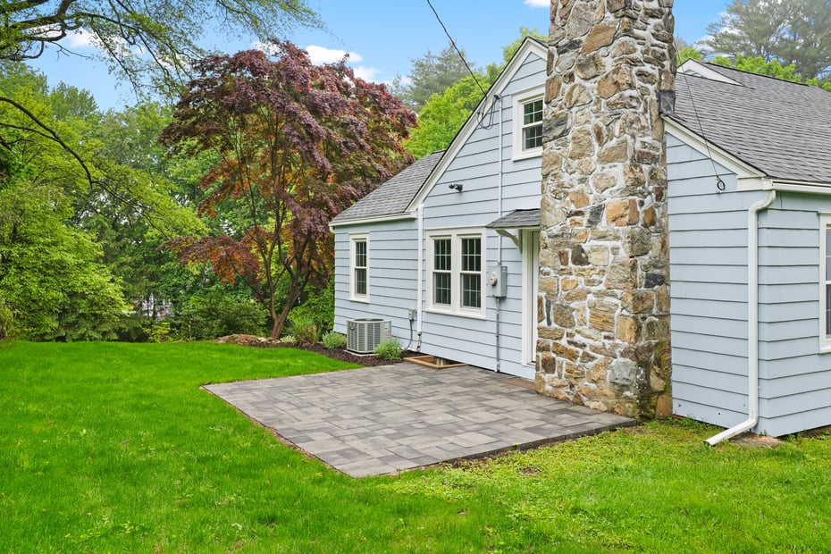 259 White Plains Road Photo 5