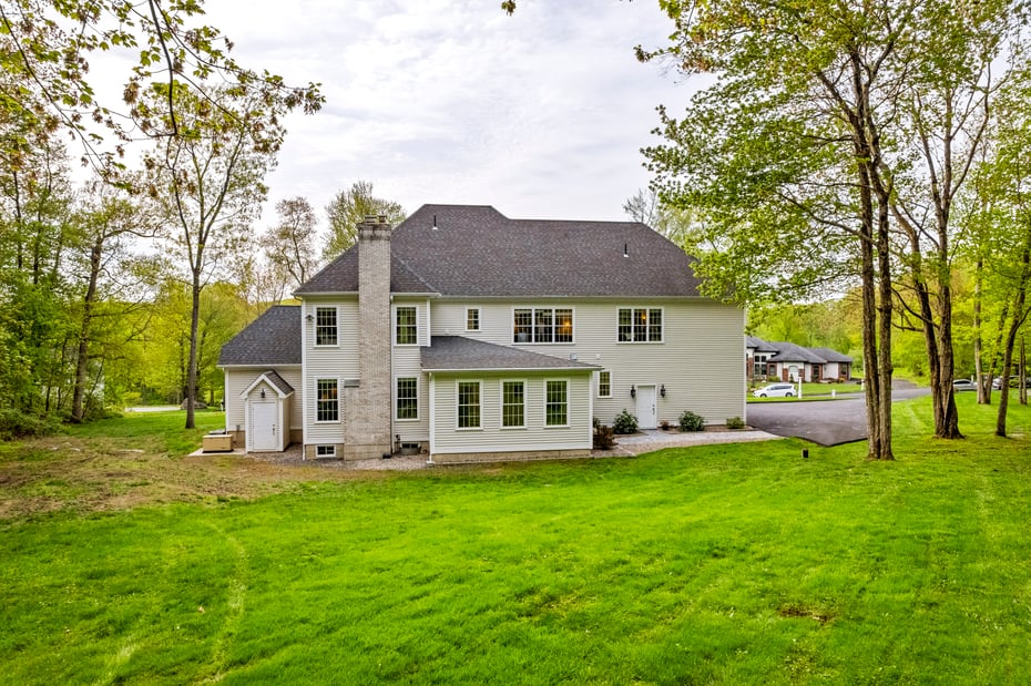 64 Warren Glen Photo 4