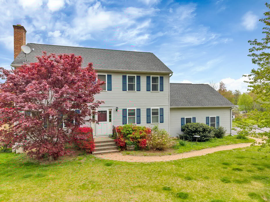 686 West Road Photo 2