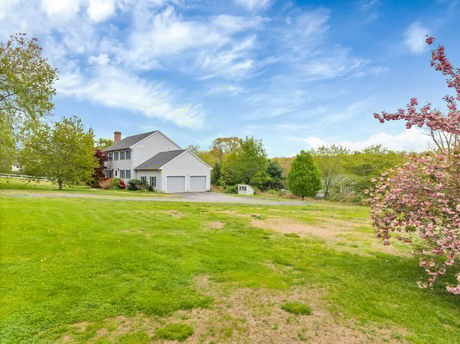 686 West Road Photo 4