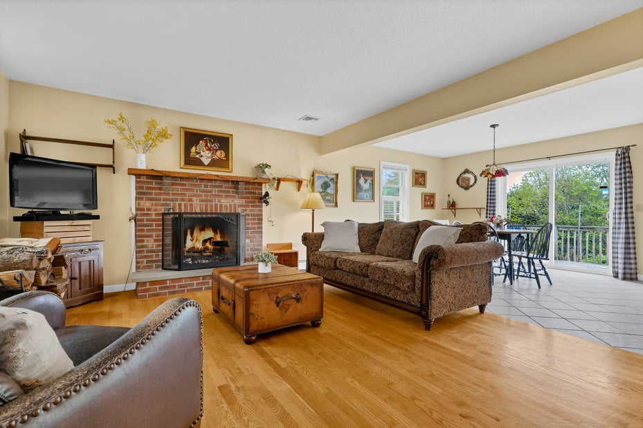 686 West Road Photo 7