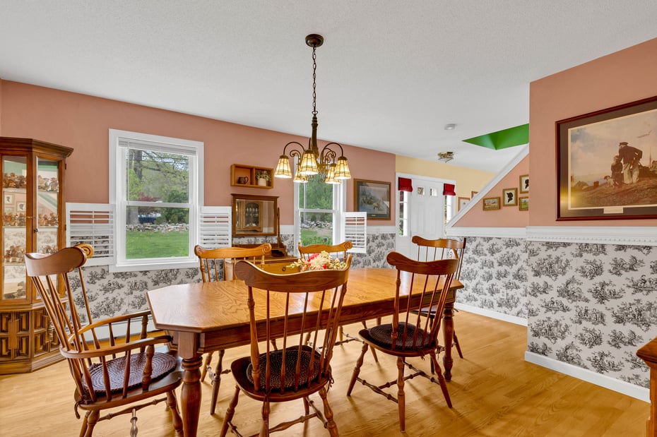 686 West Road Photo 13