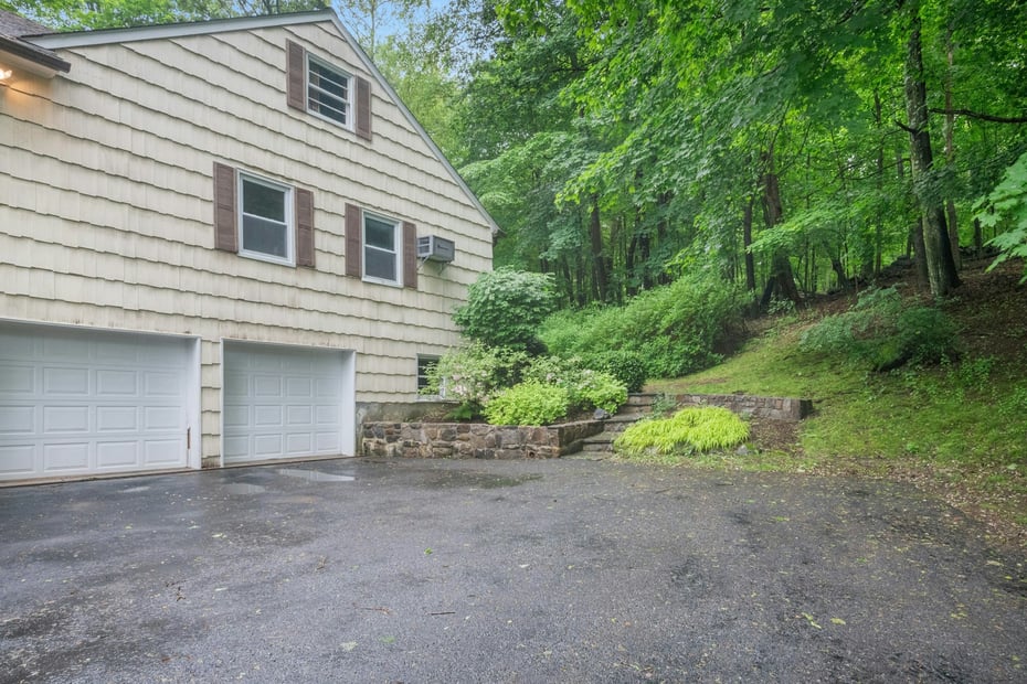 341 Millwood Road Photo 32