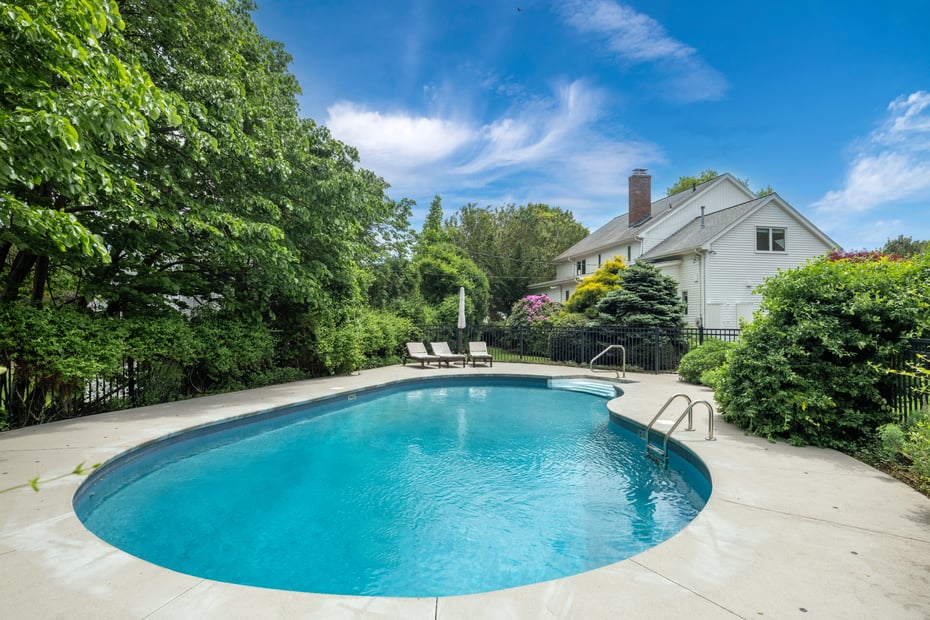67 Linden Avenue Photo 9