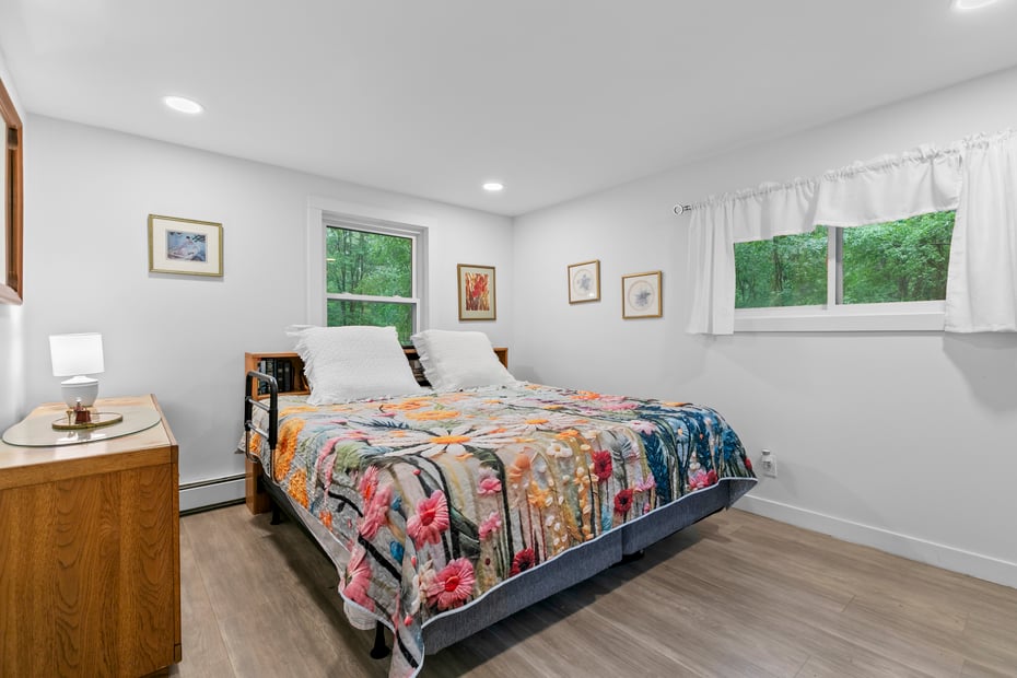 73 North Road Photo 23