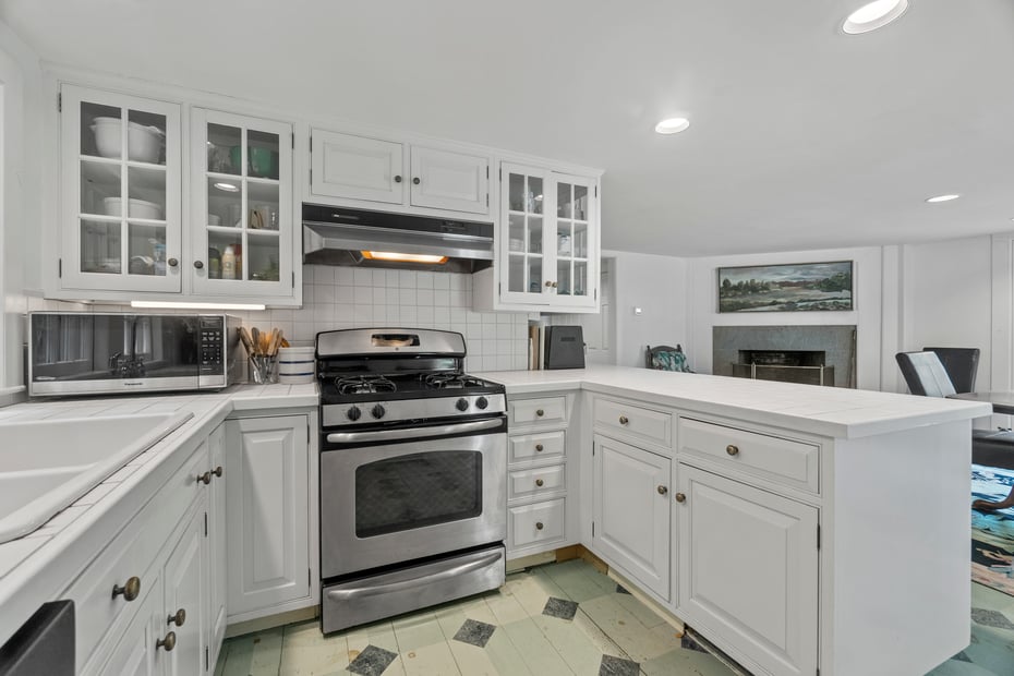 25 Johnny Cake Hill Road Photo 17