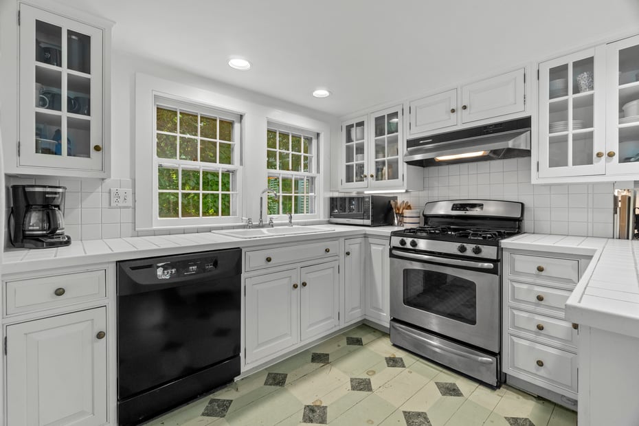 25 Johnny Cake Hill Road Photo 18