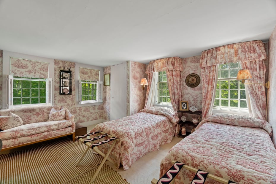 25 Johnny Cake Hill Road Photo 25