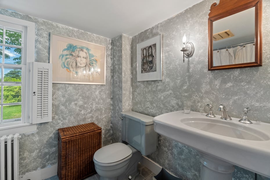 25 Johnny Cake Hill Road Photo 26