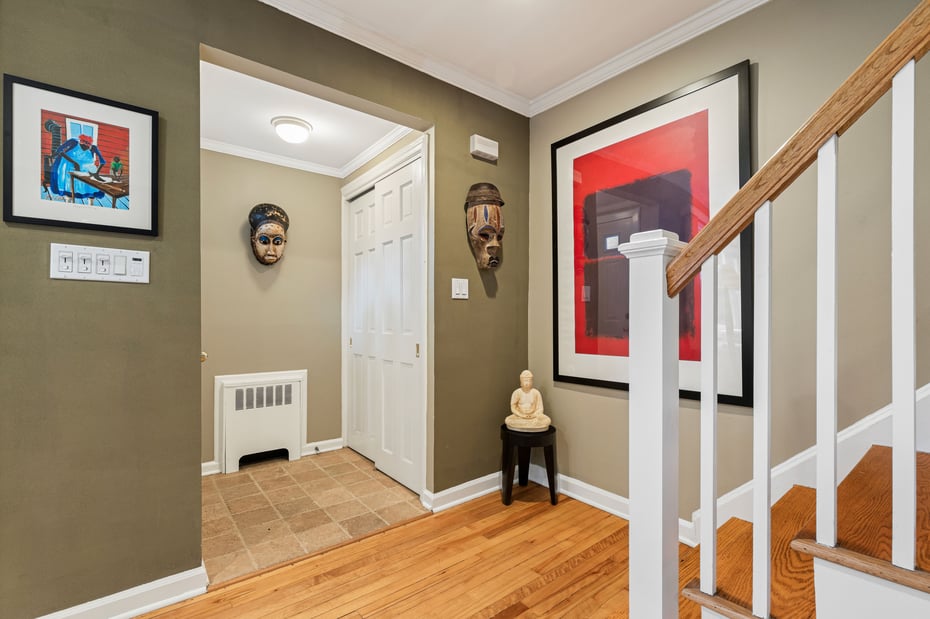 69 Howard Avenue Photo 3