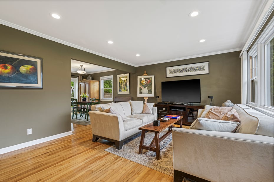 69 Howard Avenue Photo 4