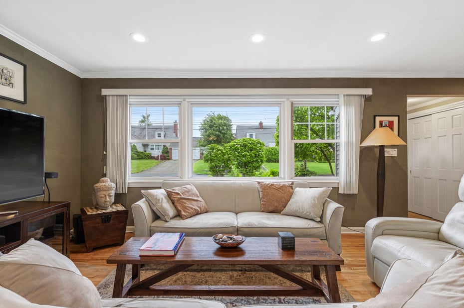 69 Howard Avenue Photo 6