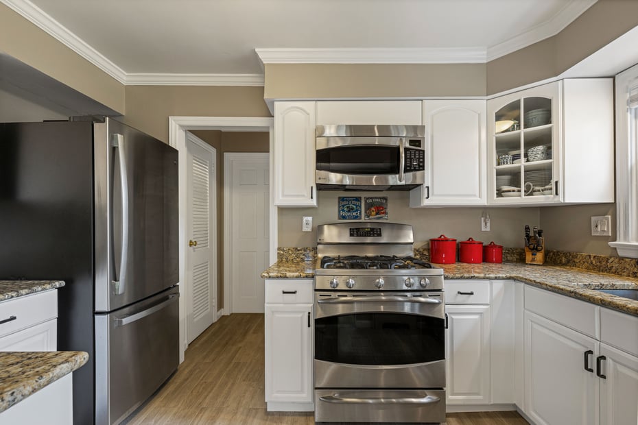 69 Howard Avenue Photo 10