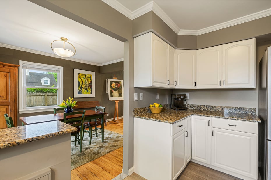 69 Howard Avenue Photo 12