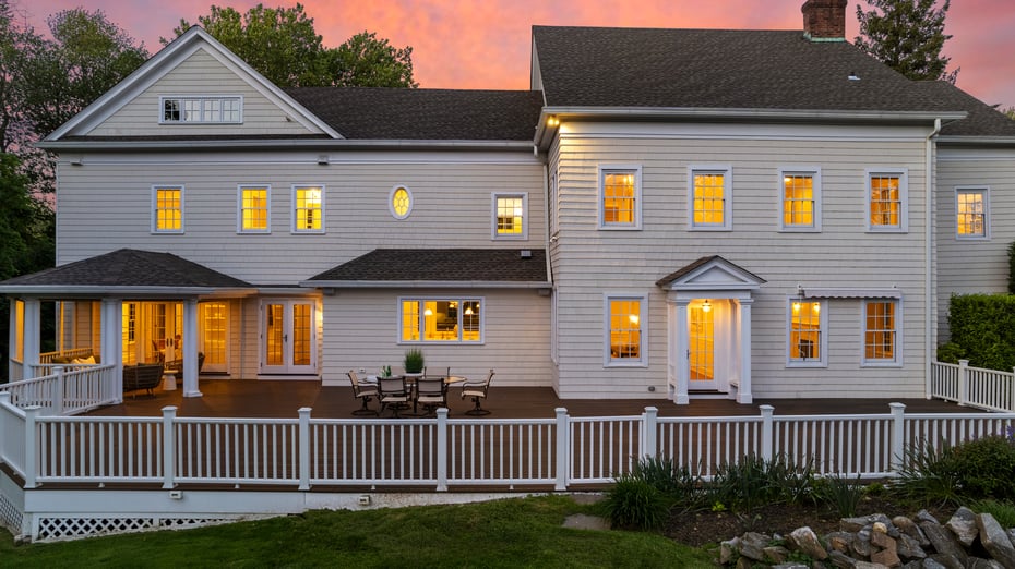 723 Boston Post Road Photo 32