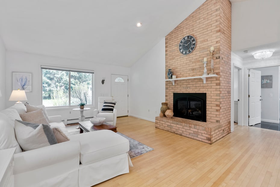 55 Lyon Road Photo 5
