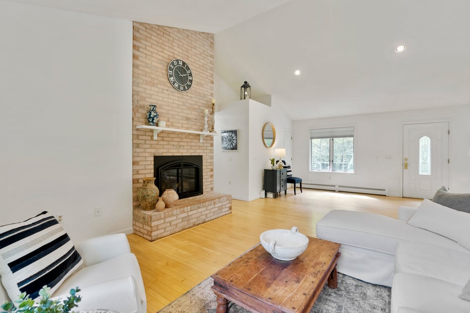 55 Lyon Road Photo 7