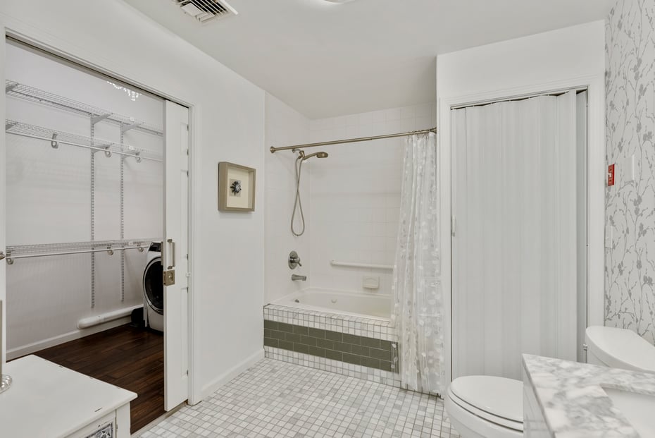 55 Lyon Road Photo 31