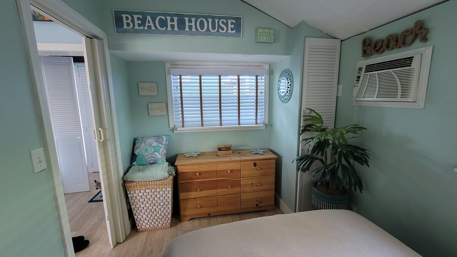 7 Third Street Photo 7