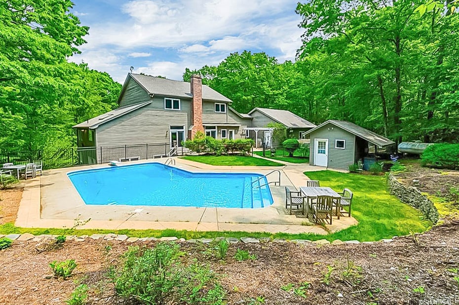 20a Bush Hill Drive Photo 2