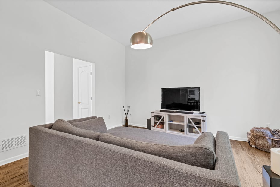 20a Bush Hill Drive Photo 13